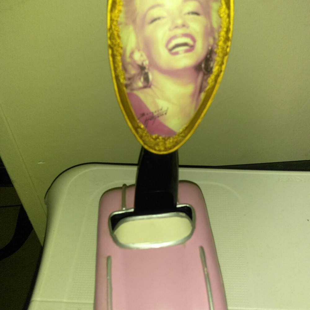 Marilyn Monroe Convertible hairbrush